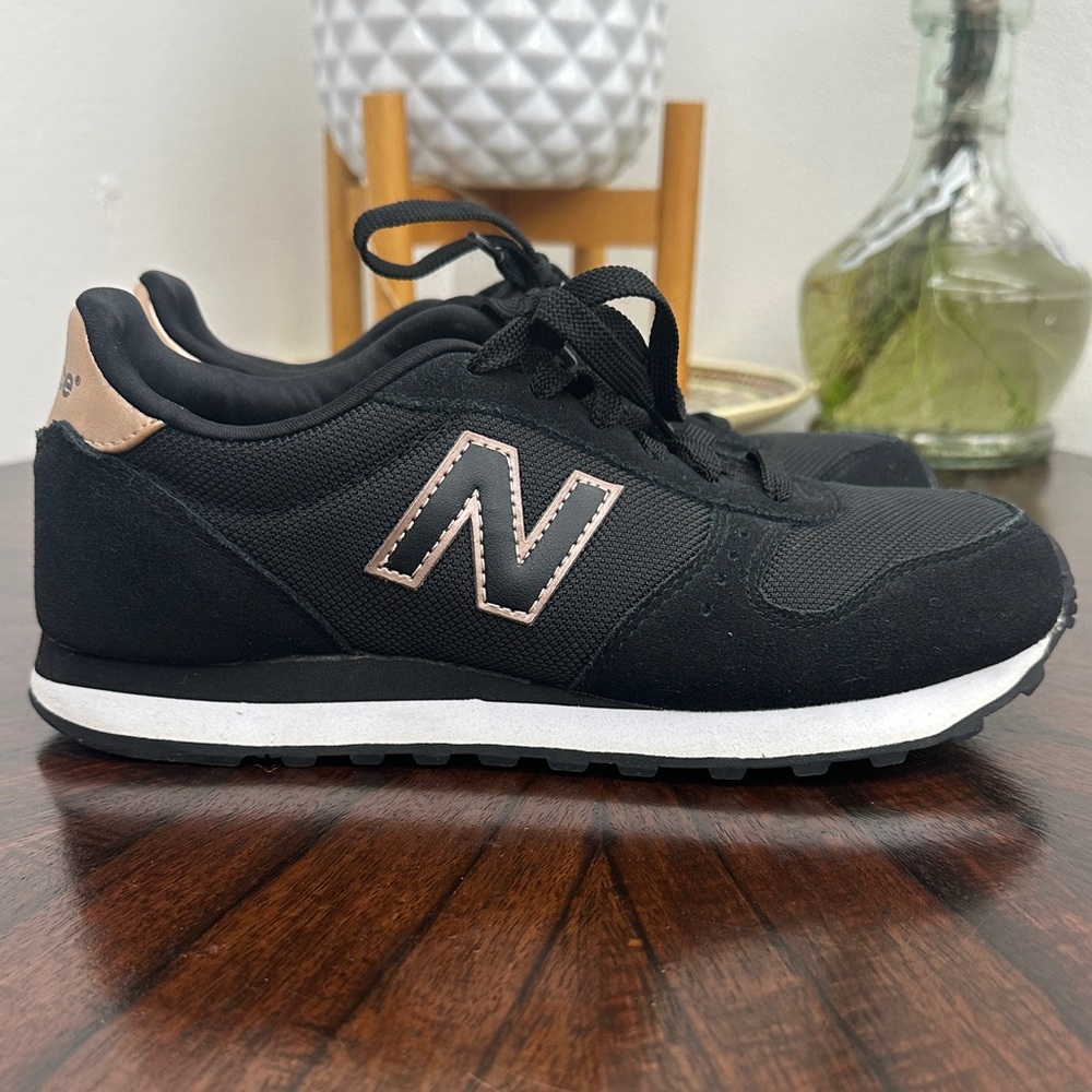 New Balance Women's 311